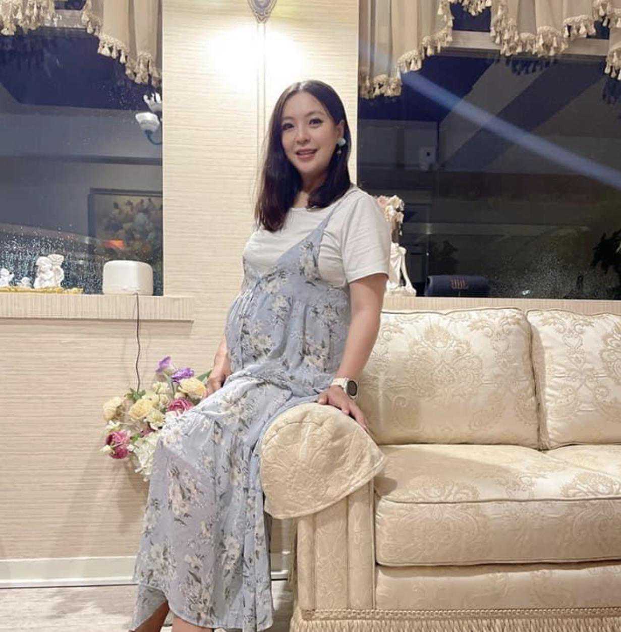 十二周香港验血没有Y,38岁台星顺利产女！患罕见病花11万做试管，备孕打200多针